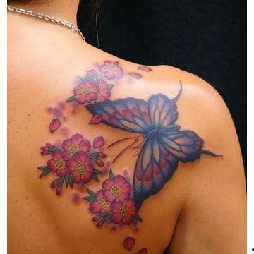 纹身网红女孩吃瓜图片高清,高清画面引发网友热议